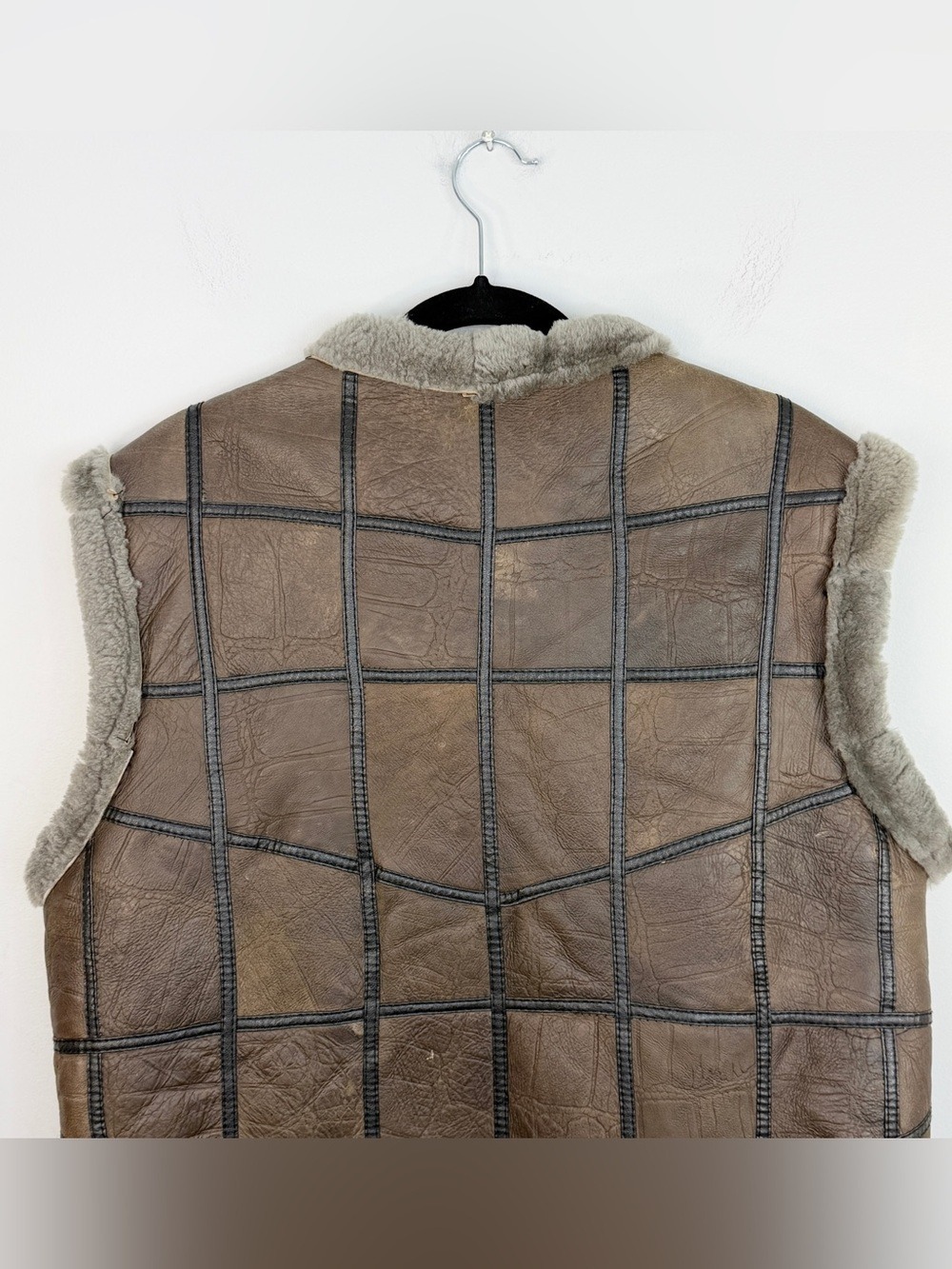Vintage 70s 80s boxy brown black leather shearling oversized patchwork vest - Picture 5 of 17